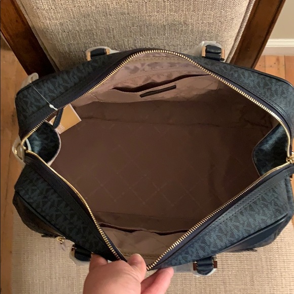 Michael Kors Admiral Blue Weekender - Picture 8 of 8